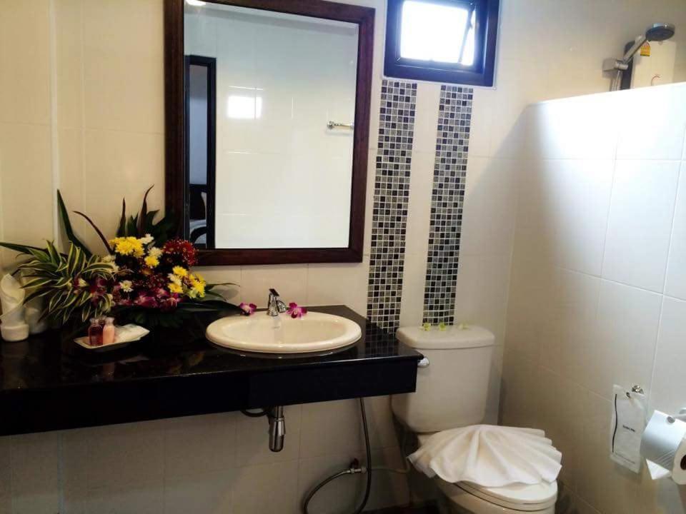 The Seashore Kamala Service Apartment Exterior foto